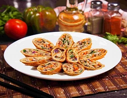 Хрустящий рулет со свининой и овощами, (за 3ч.)