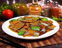 Говядина тушёная с овощами