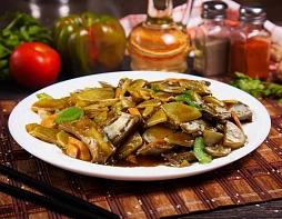 Рёбрышки тушёные с картофелем